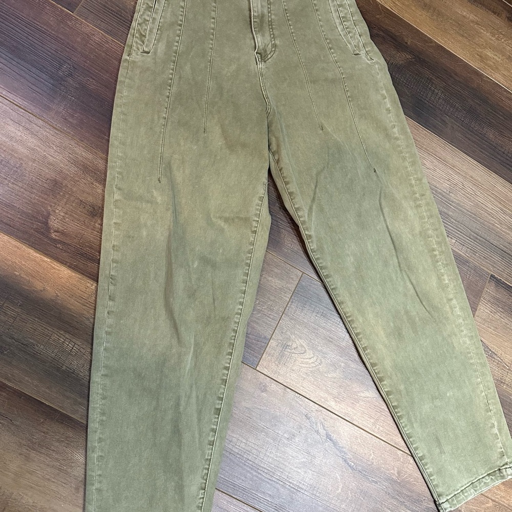 Vigoss Women's Olive Chinos